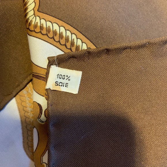 Authentic HERMÈS REPRISE Scarf - Picture 5 of 5
